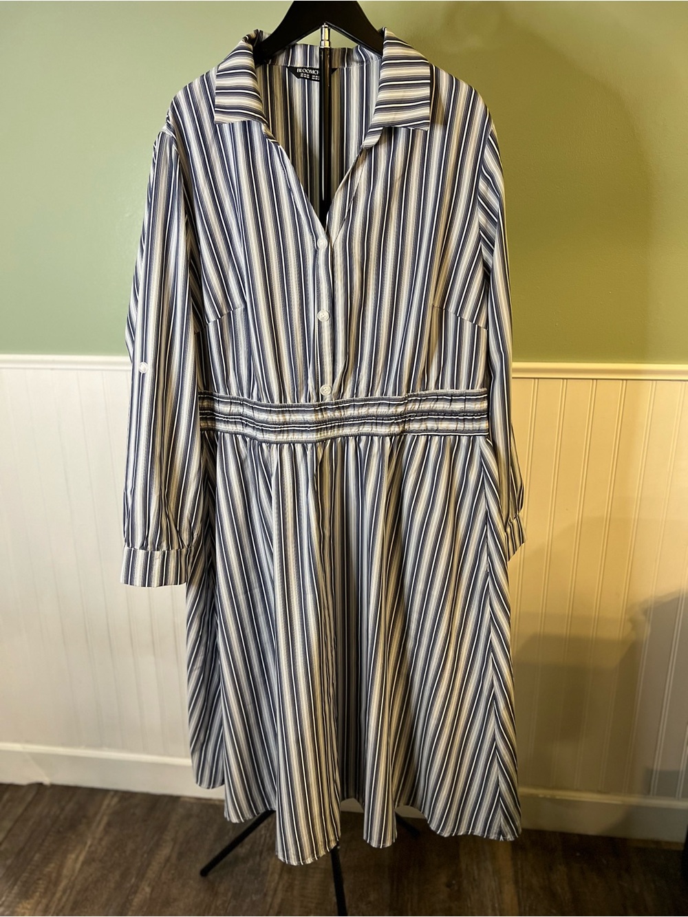 BloomChic Striped Long-Sleeve Blue & White Shirt Dress. Size 18/20